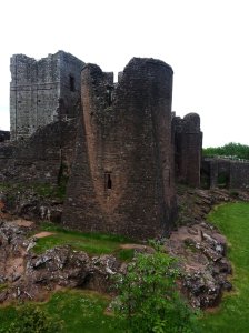 Corner tower and the  back  walls