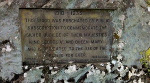 A plaque with information about the park placed at the entrance