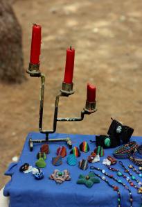 We loved the red handle holder. where can we get one??