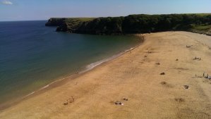 The beach photographed from the stairs