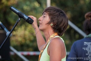 Gayle Talking the the crowd